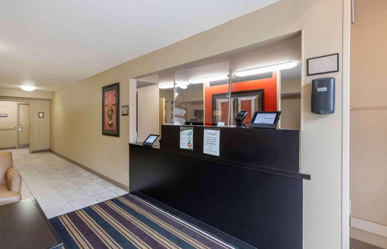 Suburban Studios Copley Akron West Exteriör bild