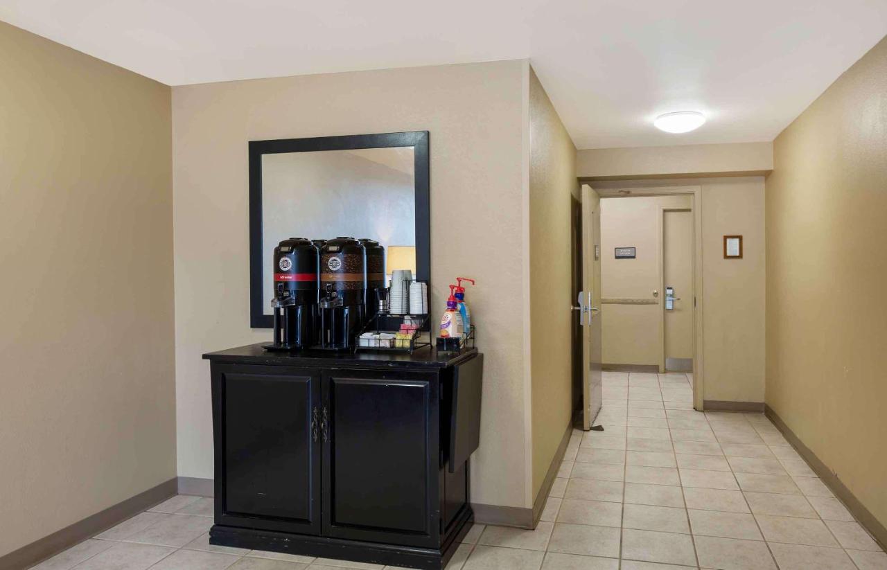 Suburban Studios Copley Akron West Exteriör bild
